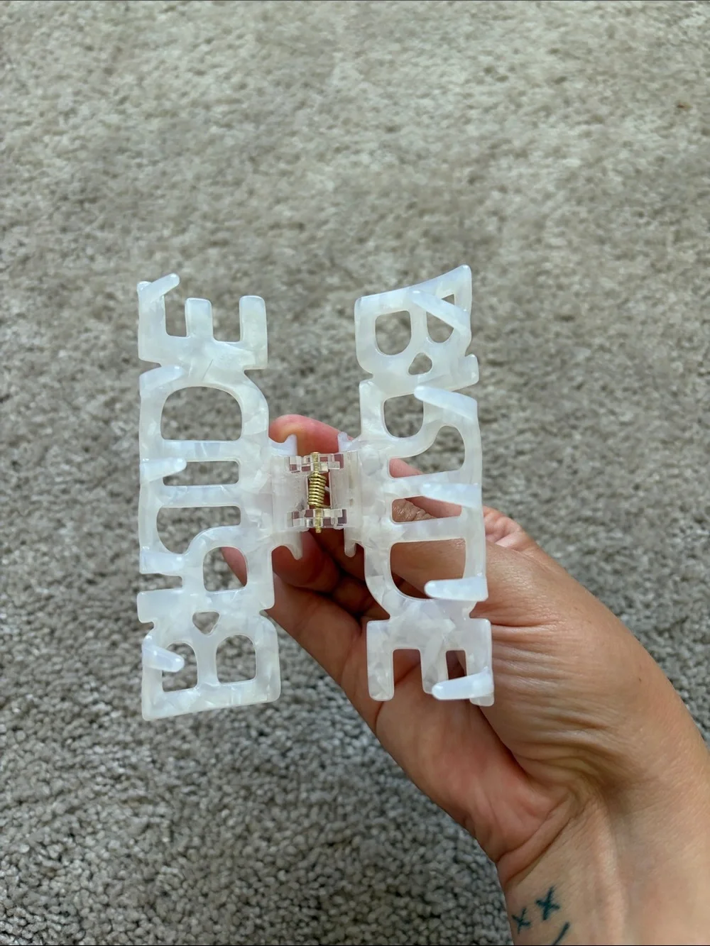 Source Unknown Pearl White 'BRIDE' Hair Claw Clip